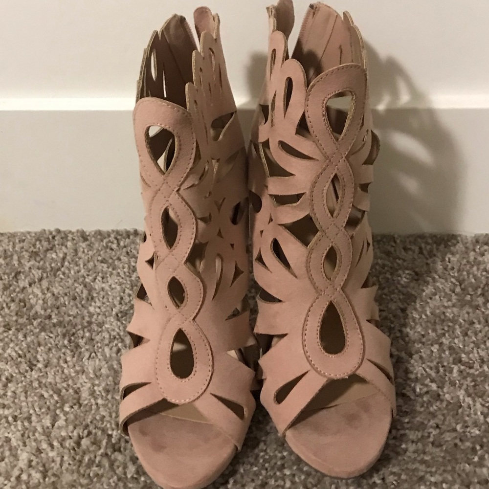 Just Fab Sandals w heels
